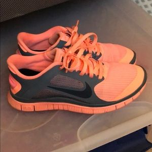 Women’s size 5 NIKE free 4.0 neon pink